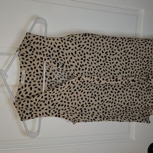 Sleeveless leopard print casual shirt